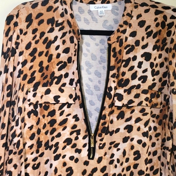 Calvin Klein Leopard Print Top Size Medium - Picture 3 of 9